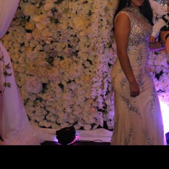 Dress - Picture 1 of 2